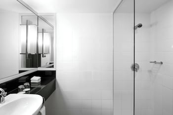 Guest room, 1 King (Cityscape View)