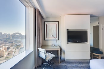 Guest room, 2 Double Beds (Partial Harbour Bridge View)