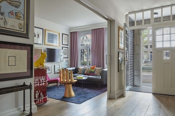 Suite (Art Collectors)