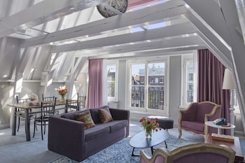 Family Suite (Canal View)