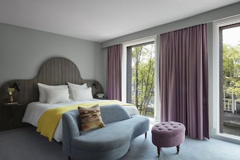 Classic Double Room (Canal View)
