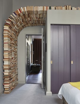Suite (Book Collectors)