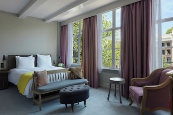 Room, 1 Double Bed (Generous King Canal View)