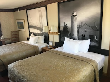 Standard Room, 2 Queen Beds, Courtyard View