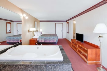 Standard Room, 1 King Bed, Balcony, Lake View