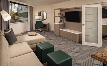 One King Bed, Alcove Suite