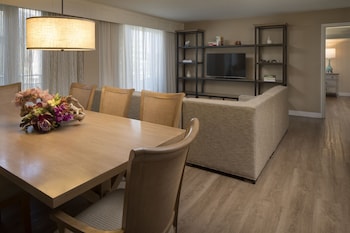 Suite, 1 Bedroom, Tower (King, Standard View)