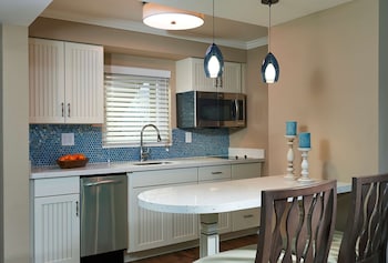 Suite, 1 Bedroom (King, Gulf View)