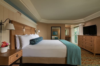Superior Suite, 2 Bedrooms, Beachfront (View King/Two Queen)