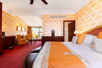 Suite, 1 King Bed, Non Smoking