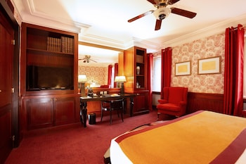 Deluxe Room, 1 Queen Bed, Non Smoking