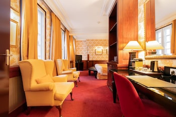 Deluxe Room, 1 King Bed, Non Smoking