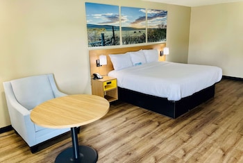 Standard Room, 1 King Bed, Smoking