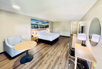 Standard Room, 1 King Bed, Smoking