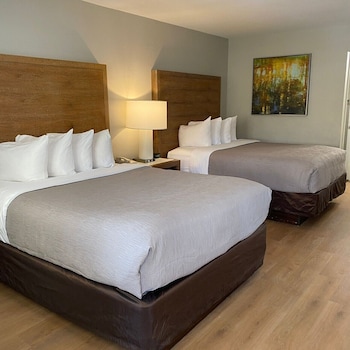 Standard Room, 2 Queen Beds, Non Smoking
