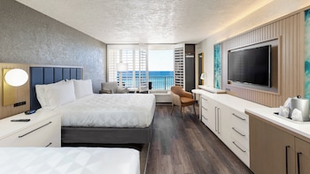 Standard Room, 2 Queen Beds, Oceanfront (High Floor)
