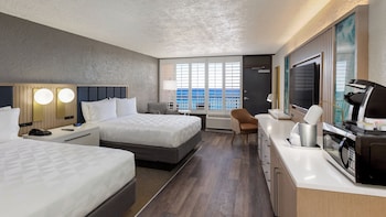 Standard Room, 2 Queen Beds, Oceanfront