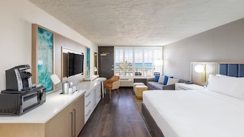 Standard Room, 1 King Bed with Sofa bed, Oceanfront