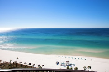 Standard Room, 1 King Bed, Oceanfront (Top Floor)