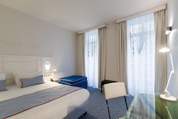 Privilege Room - Complimentary soft minibar, courtesy tray, digital press, fitness, sauna