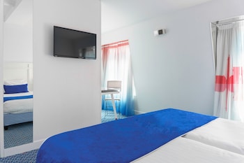 Family Room, 2 Rooms - Complimentary soft minibar, courtesy tray, digital press, fitness, sauna