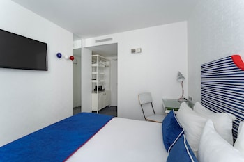 Single Room - Complimentary soft minibar, courtesy tray, digital press, fitness, sauna