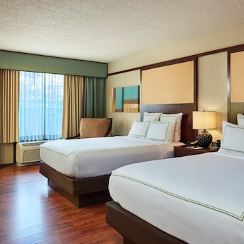 Room, 2 Queen Beds, Resort View