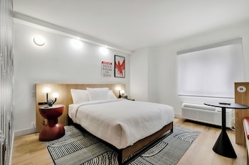 Standard Room, 1 Queen Bed, Accessible