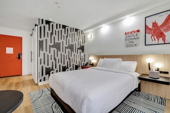 Standard Room, 1 Queen Bed, Accessible