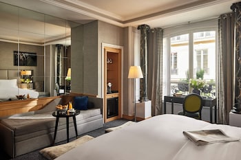 Luxury Junior Suite, 1 King Bed, Bright Room