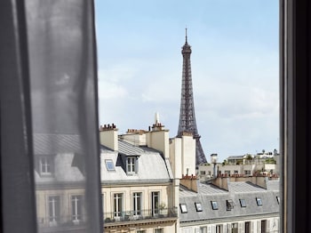 Suite Eiffel Family Room