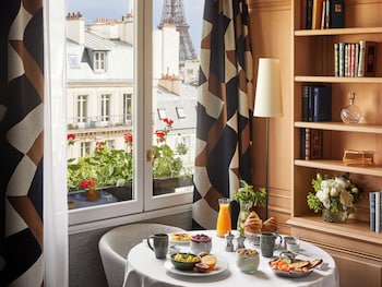 Suite Eiffel Family Room