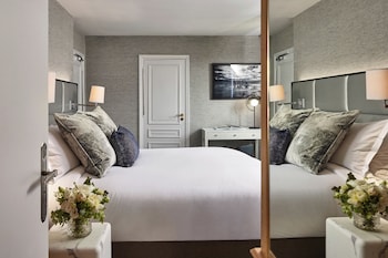 Suite Eiffel Family Room