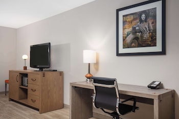 Standard Room, 2 Queen Beds, Accessible, Bathtub (1st Floor;with Sofabed)