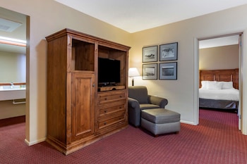 Family Suite, Multiple Beds, Non Smoking, Refrigerator & Microwave