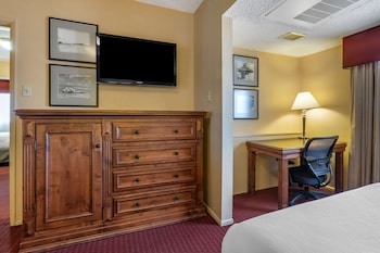 Family Suite, Multiple Beds, Non Smoking, Refrigerator & Microwave