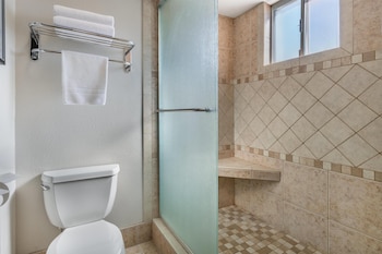 Standard Room, 1 King Bed, Non Smoking, Refrigerator & Microwave (Shower Only)