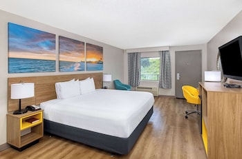 Room, 1 King Bed, Non Smoking (Second Floor)