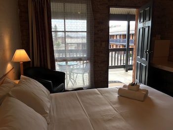 Double Room, 1 Queen Bed