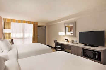 Room, 2 Queen Beds, Non Smoking