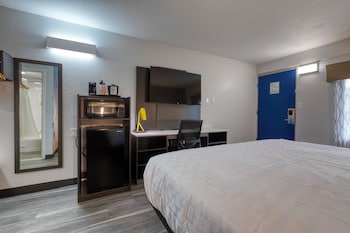 Standard Room, 1 King Bed, Non Smoking