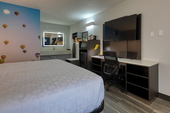 Standard Room, 1 King Bed, Non Smoking