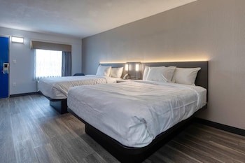 Room, 2 Queen Beds, Accessible, Non Smoking