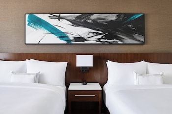 Room, 2 Queen Beds (Mobility/Hearing Access, Roll-in Shwr)