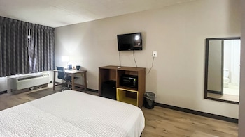 Room, 1 Queen Bed, Non Smoking (Microwave & Fridge)