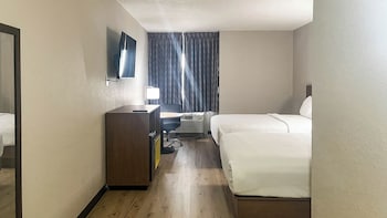 Suite, Multiple Beds, Non Smoking