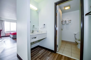 Room, 1 Queen Bed, Accessible, Non Smoking (Accessible Tub)