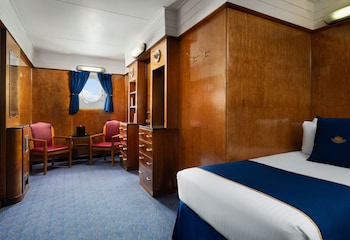 Deluxe Room, 2 Twin Beds, Harbor View