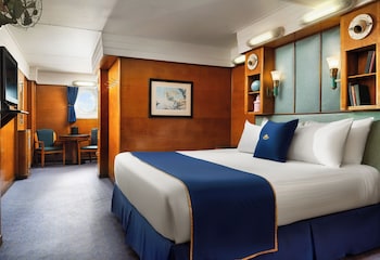 Deluxe Room, 1 King Bed, Harbor View