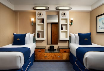 Deluxe Room, 2 Twin Beds, Harbor View